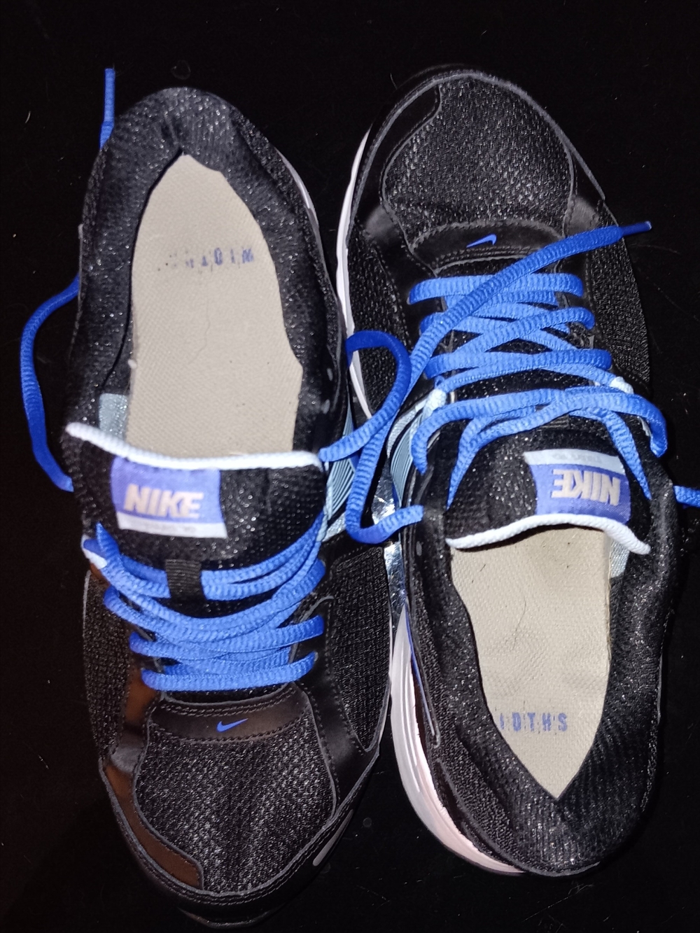Nike Women's Black and Blue Sneakers